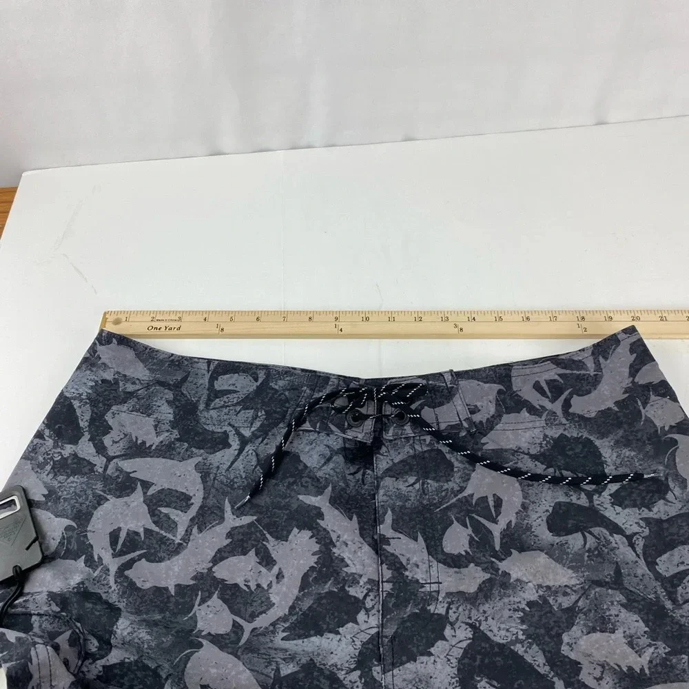 Columbia PFG Board Shorts Trunks Mens Size 40 Gray Fish Sharks graphic Pocket